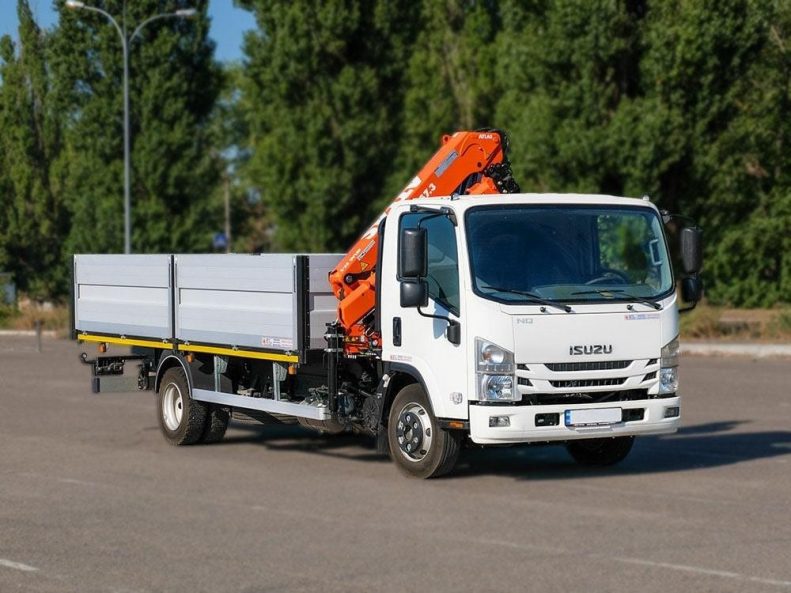 ISUZU NQR 90М Кузов бортова платформа з краном-маніпулятором