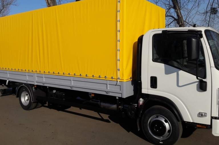 ISUZU NQR 90М Бортовий тентований автомобіль