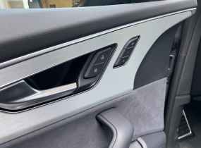 Audi SQ8 2025
