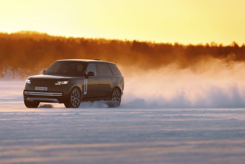 RANGE ROVER ELECTRIC УСПІШНО ПОДОЛАВ ДРУГИЙ  ЕТАП ВИПРОБУВАНЬ ЗА ПОЛЯРНИМ КОЛОМ