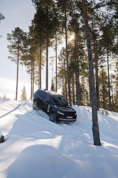 RANGE ROVER ELECTRIC УСПІШНО ПОДОЛАВ ДРУГИЙ  ЕТАП ВИПРОБУВАНЬ ЗА ПОЛЯРНИМ КОЛОМ