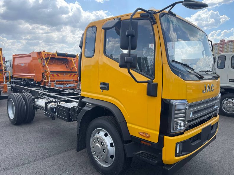 вантажний автомобіль JAC N120 (шасі)