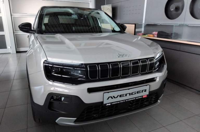 Jeep Avenger 1,2 MHEV DCT6 Summit