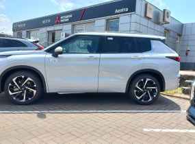 MITSUBISHI Outlander 2.5 CVT Ultimate