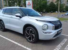 MITSUBISHI Outlander 2.5 CVT Ultimate