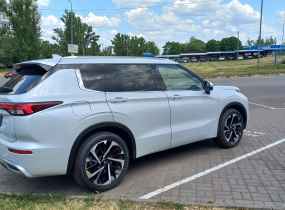 MITSUBISHI Outlander 2.5 CVT Ultimate