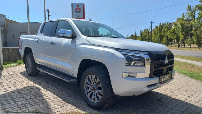 MITSUBISHI L200 2.4 TD AT Ultimate