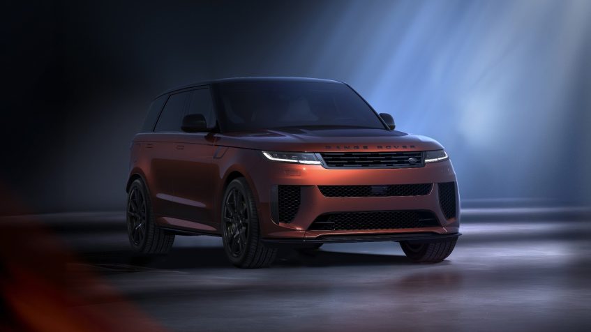 НОВИЙ RANGE ROVER SPORT SV CARBON ДОПОВНЮЄ  ФЛАГМАНСЬКИЙ МОДЕЛЬНИЙ РЯД АВТОМОБІЛІВ КЛАСУ ЛЮКС