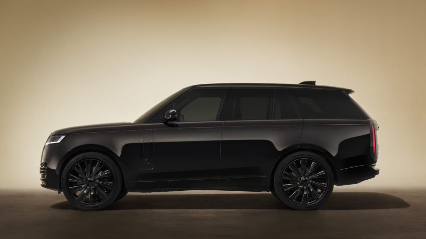 НОВИЙ RANGE ROVER SV BLACK – ІЗ СУЧАСНОЮ АУДІОСИСТЕМОЮ ТА ВИРАЗНИМИ ДИЗАЙНЕРСЬКИМИ РІШЕННЯМИ
