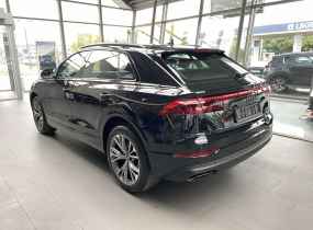 Audi Q8 2025