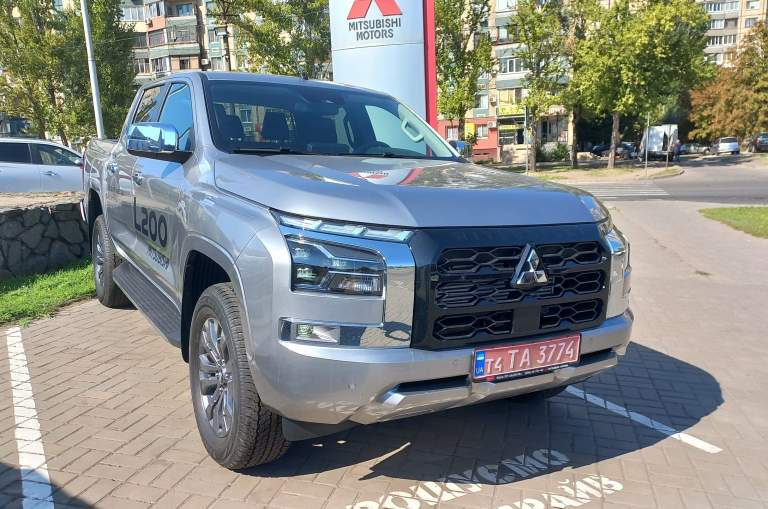 MITSUBISHI L200 2.4 TD AT Ultimate