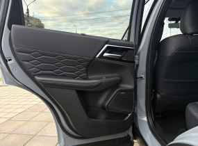 MITSUBISHI Outlander 2.5 CVT Ultimate