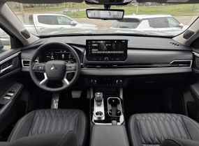 MITSUBISHI Outlander 2.5 CVT Ultimate