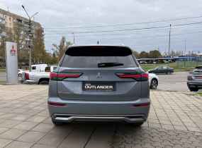 MITSUBISHI Outlander 2.5 CVT Ultimate