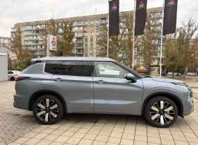 MITSUBISHI Outlander 2.5 CVT Ultimate