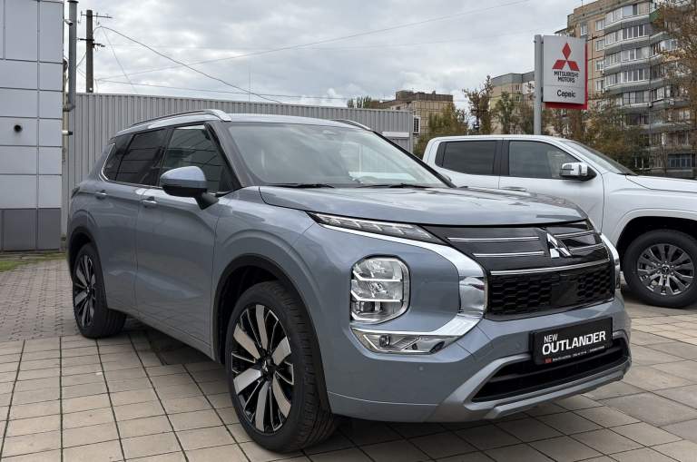MITSUBISHI Outlander 2.5 CVT Ultimate