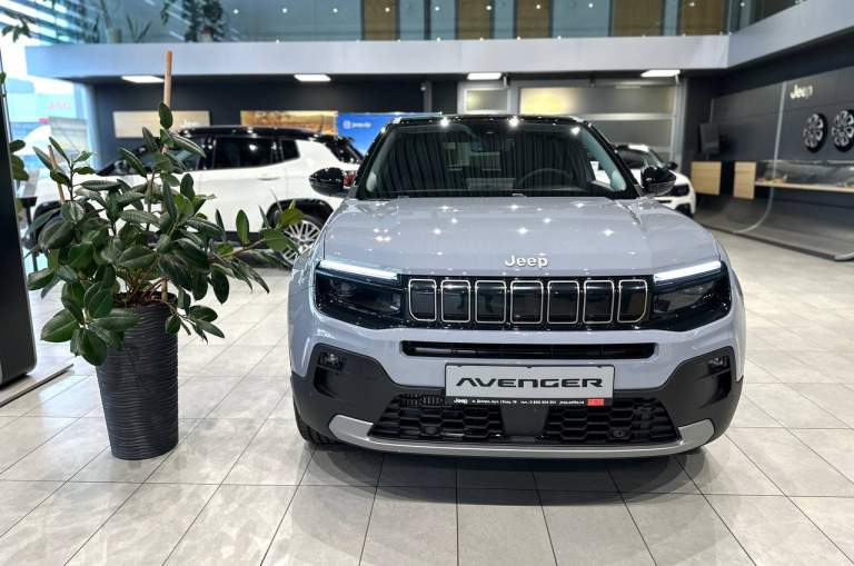JEEP Avenger 1,2MHEV DCT6 Summit