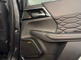 MITSUBISHI Outlander 2.5 CVT Ultimate