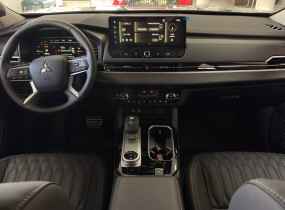 MITSUBISHI Outlander 2.5 CVT Ultimate
