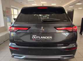 MITSUBISHI Outlander 2.5 CVT Ultimate