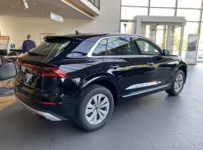 Audi Q8 2025