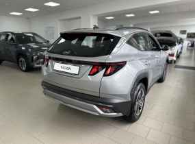 HYUNDAI Tucson NX4 PE 2.0 Express 2WD 6AT