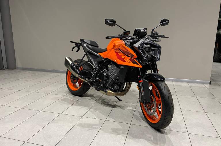 KTM 990 Duke 2025