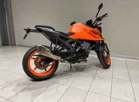 KTM 990 Duke 2025