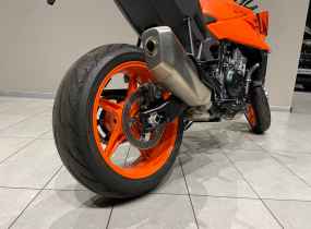 KTM 990 Duke 2025