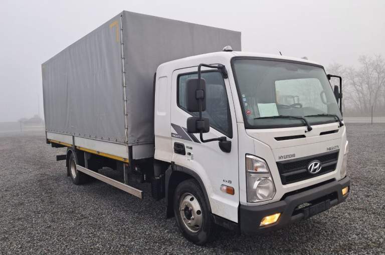 HYUNDAI EX-8 Вантажний бортовий тентований автомобіль