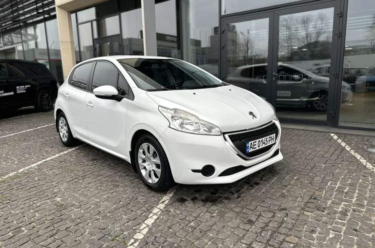Peugeot 208