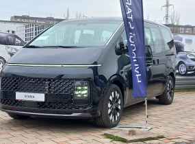 HYUNDAI Staria US4 2.2 CRDi 7-Top Nappa 2SR 8AT 4WD