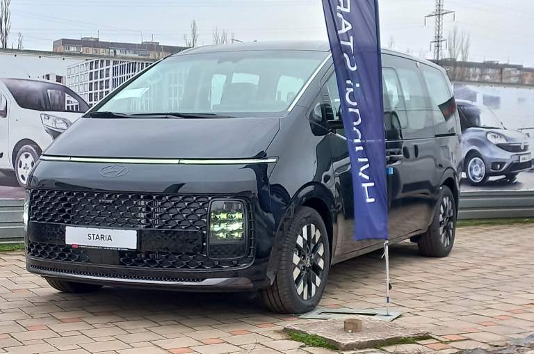 HYUNDAI Staria US4 2.2 CRDi 7-Top Nappa 2SR 8AT 4WD