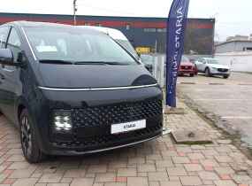 HYUNDAI Staria US4 2.2 CRDi 7-Top Nappa 2SR 8AT 4WD