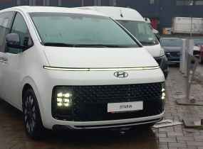 HYUNDAI Staria US4 2.2 CRDi 7-Top Nappa 8AT 4WD