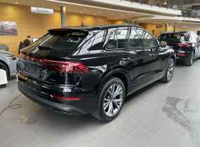Audi Q8 2025