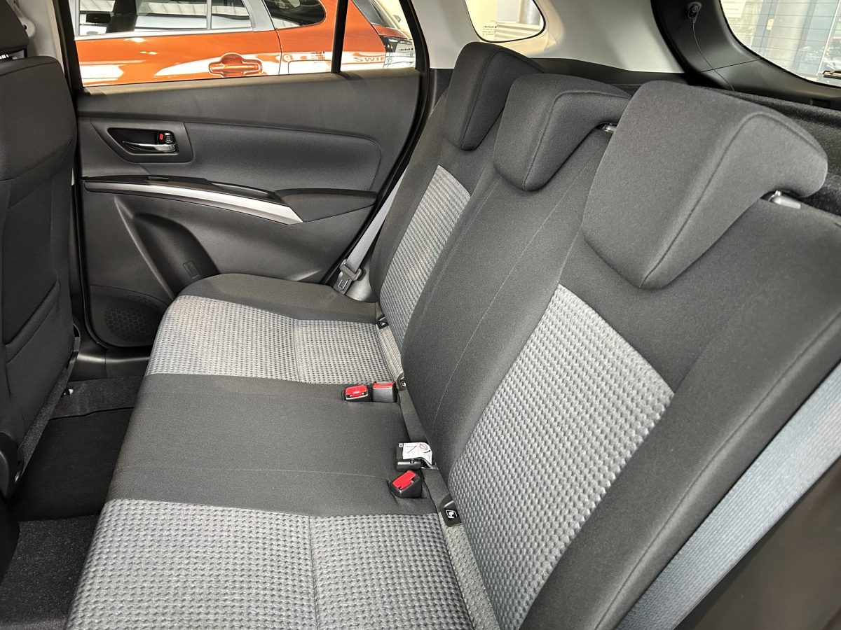 Suzuki S-cross 1.4T 2WD M/T GL