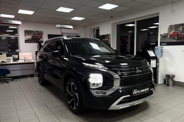 MITSUBISHI Outlander 2.5 CVT Ultimate