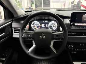 MITSUBISHI Outlander 2.5 CVT Ultimate