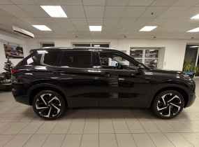 MITSUBISHI Outlander 2.5 CVT Ultimate