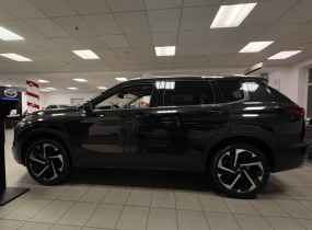 MITSUBISHI Outlander 2.5 CVT Ultimate