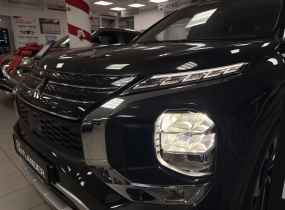 MITSUBISHI Outlander 2.5 CVT Ultimate