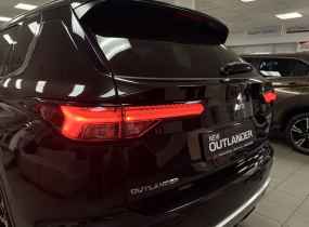 MITSUBISHI Outlander 2.5 CVT Ultimate