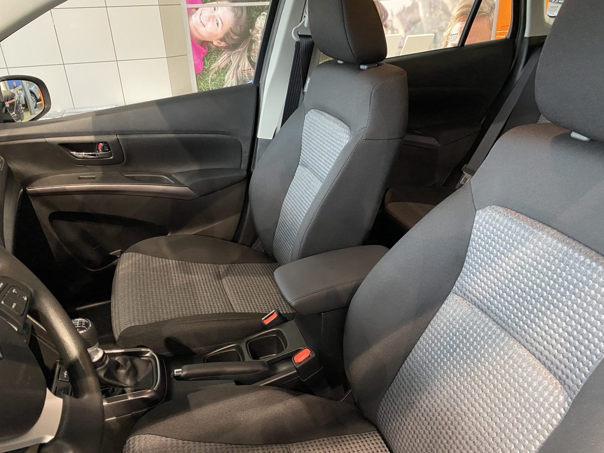 Suzuki S-cross 1.4T 2WD M/T GL