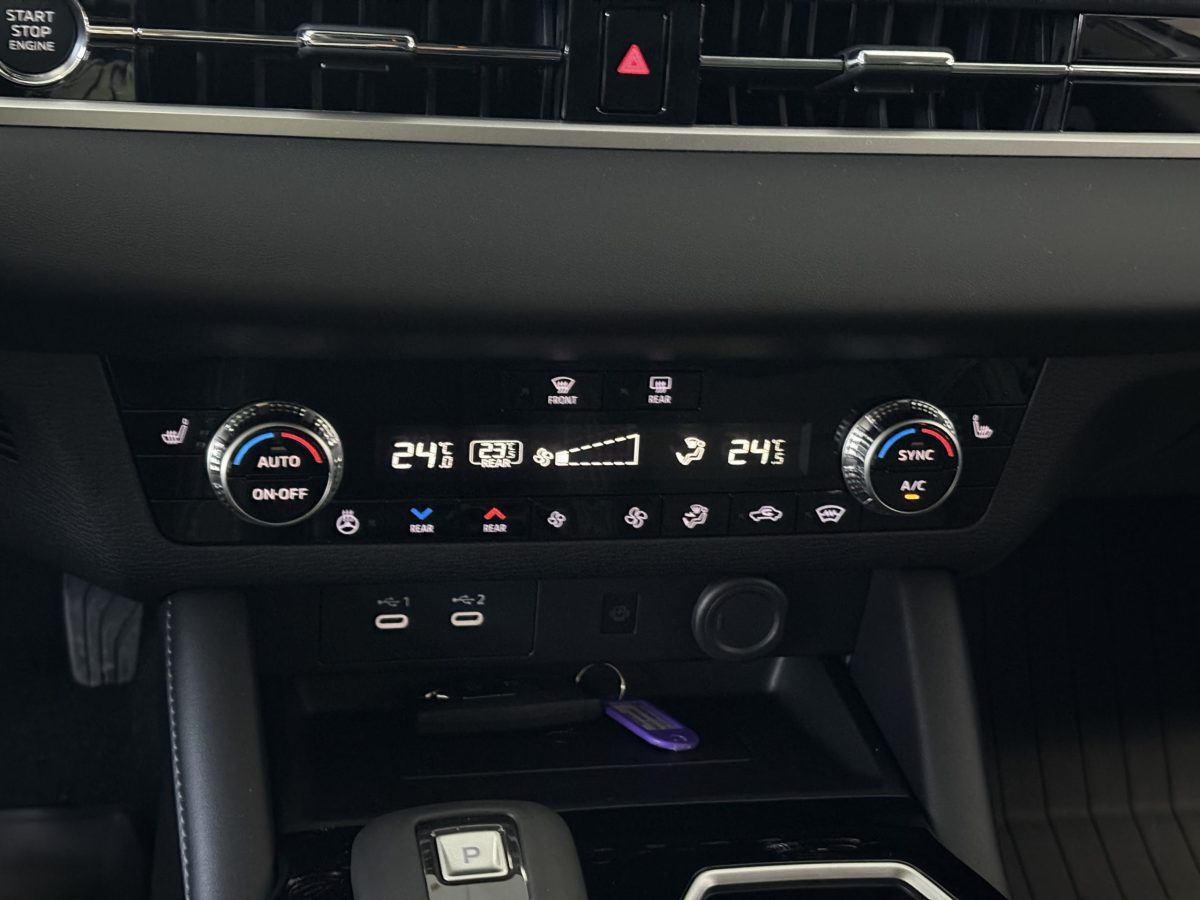 MITSUBISHI Outlander 2.5 CVT Intense