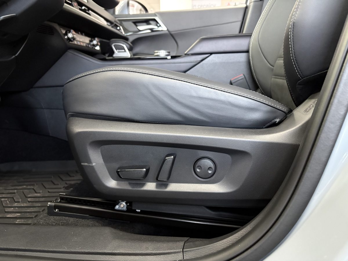 MITSUBISHI Outlander 2.5 CVT Intense