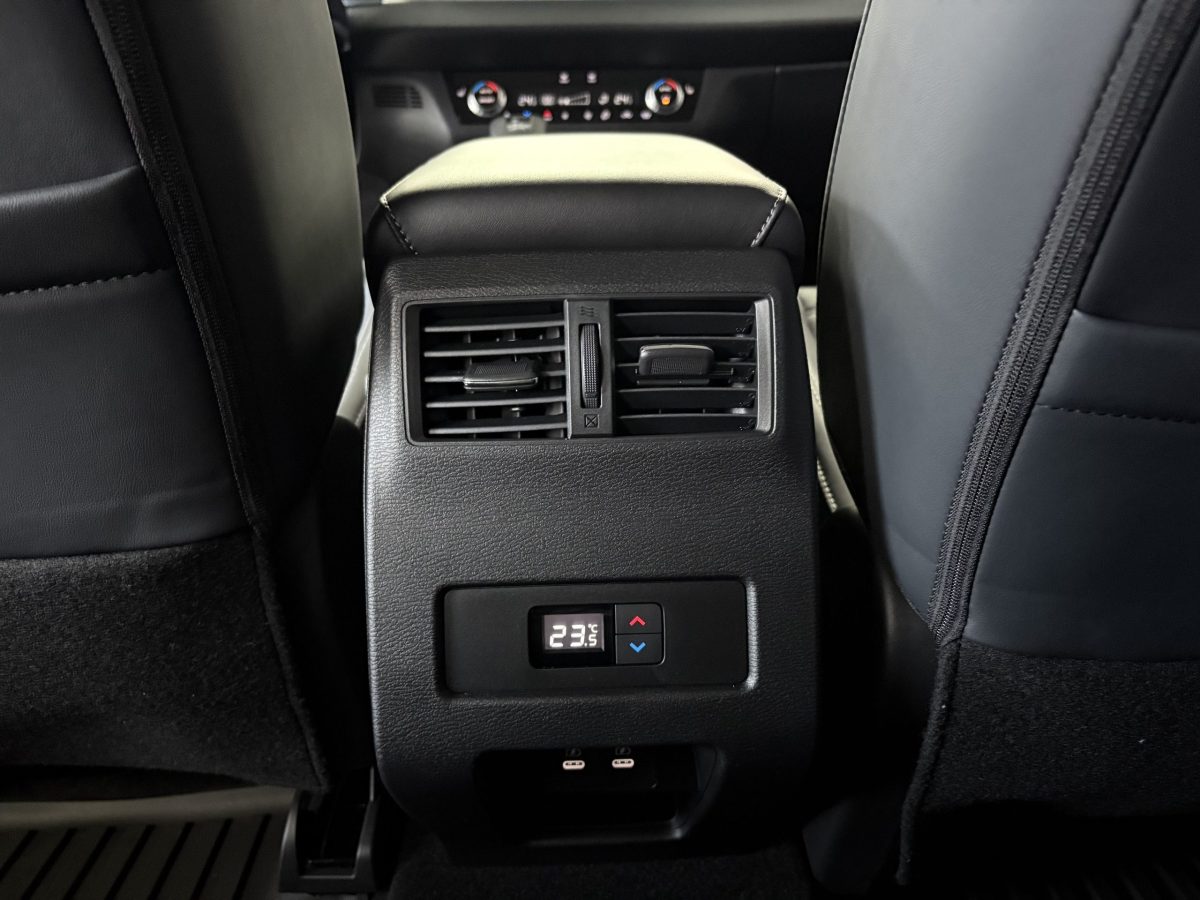 MITSUBISHI Outlander 2.5 CVT Intense