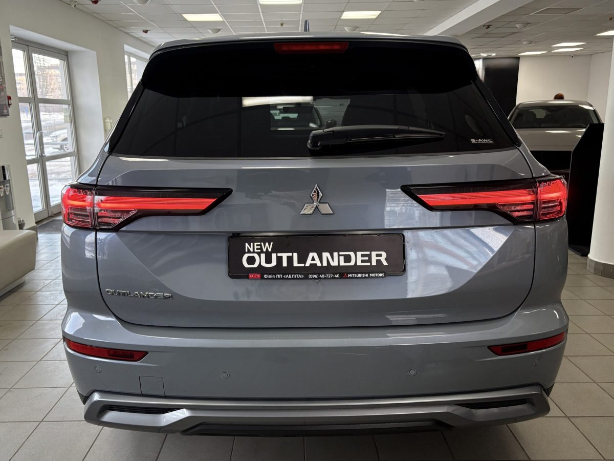 MITSUBISHI Outlander 2.5 CVT Intense
