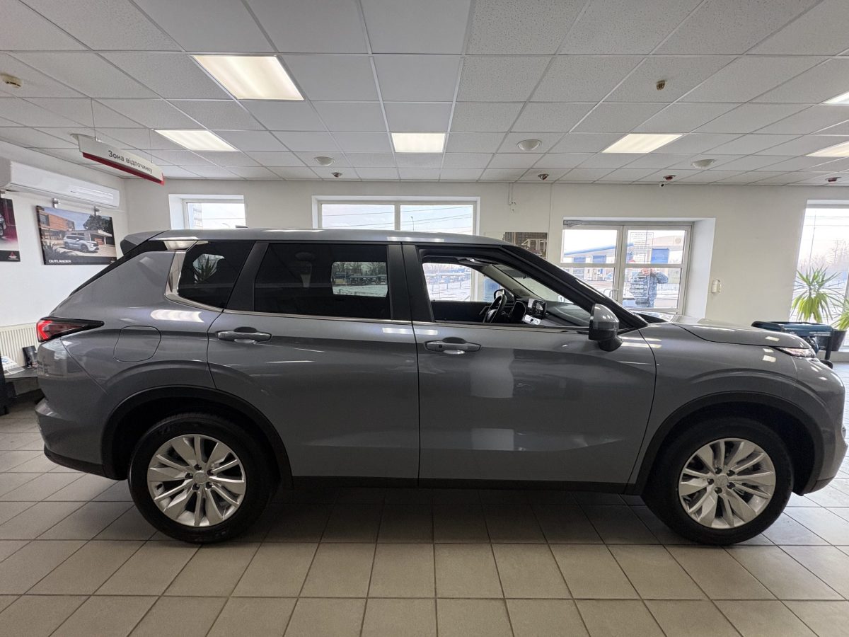 MITSUBISHI Outlander 2.5 CVT Intense
