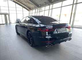 Audi S8 2025